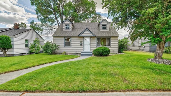 Property Photo:  5417 N Adams St  WA 99205 