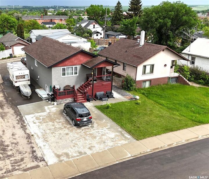Property Photo: 351 4th Avenue NW SK S9H 0V1