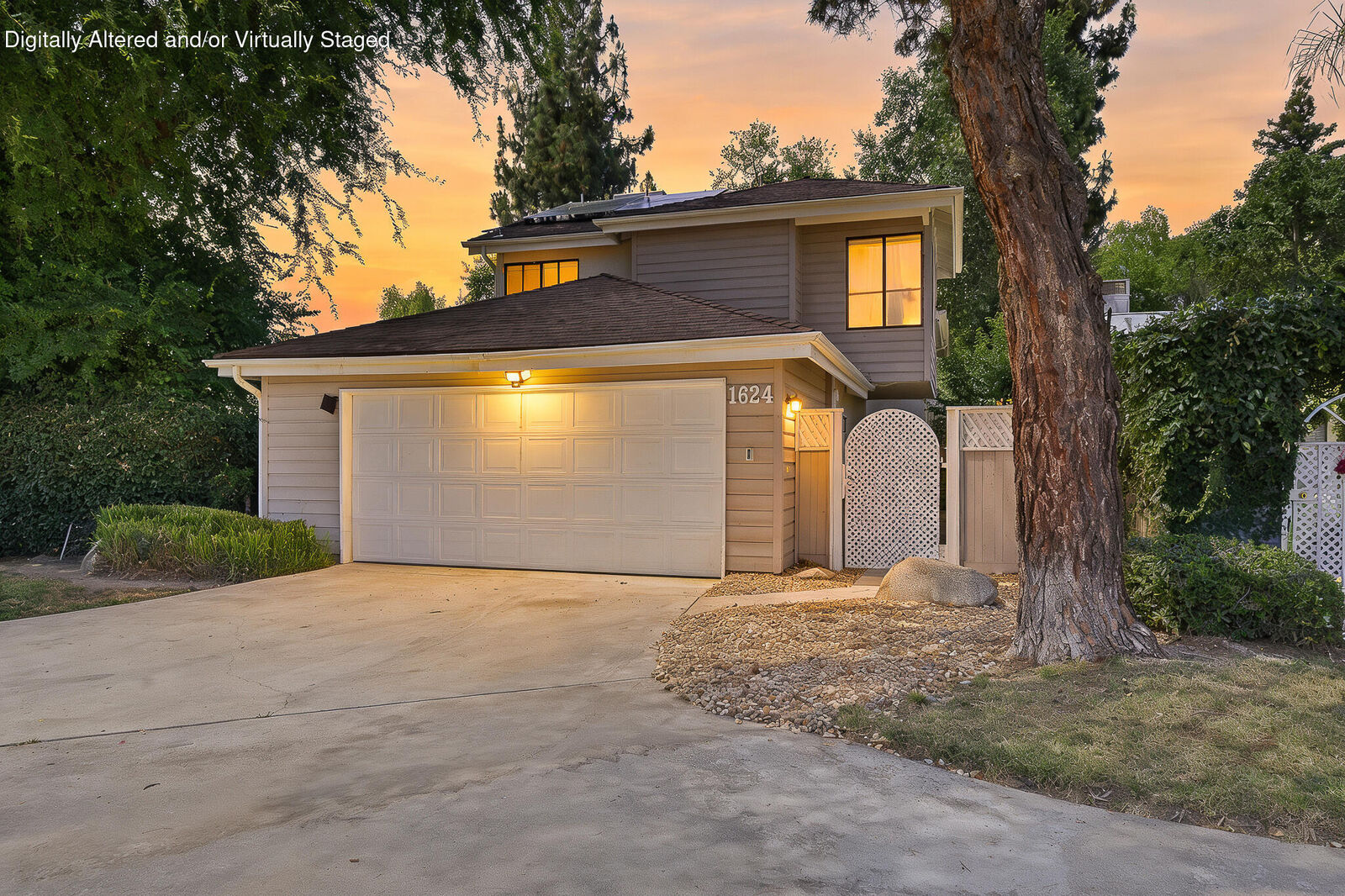 Property Photo:  1624 E Castleview Drive  CA 93292 