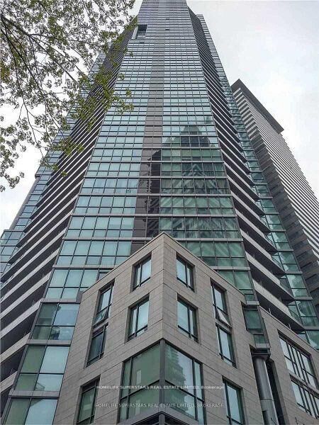 45 Charles Street E 3908 — photo 1