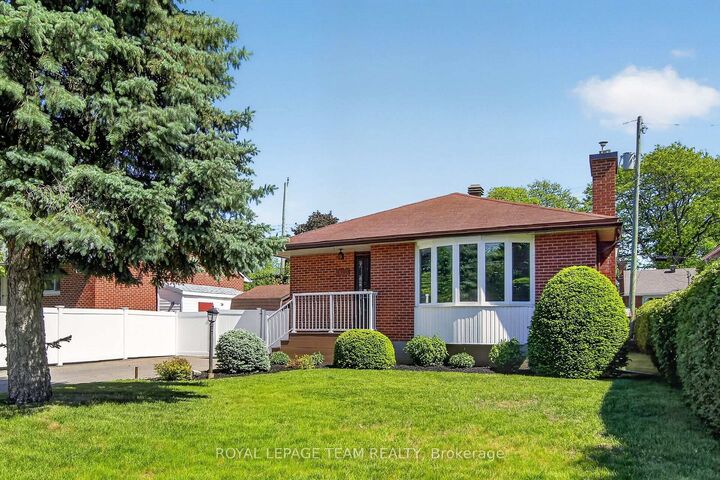 Property Photo: 2390 Cheshire Road ON K2C 1G3