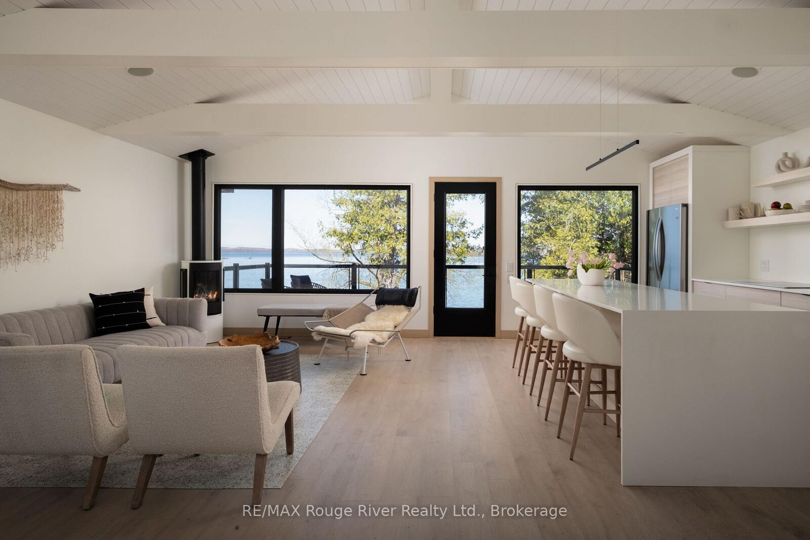 Property Photo: 5427 Young Street 440 ON K0K 2H0