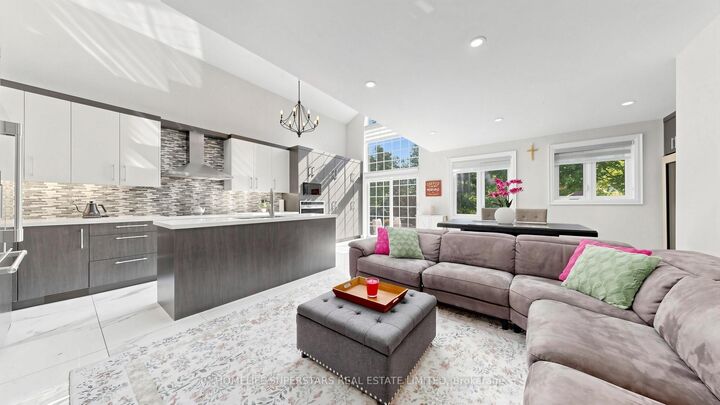 34 Mercer Drive — photo 1