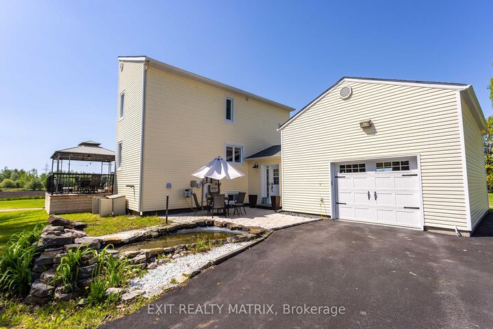Property Photo:  912 Eadie Road  ON K4R 1E5 
