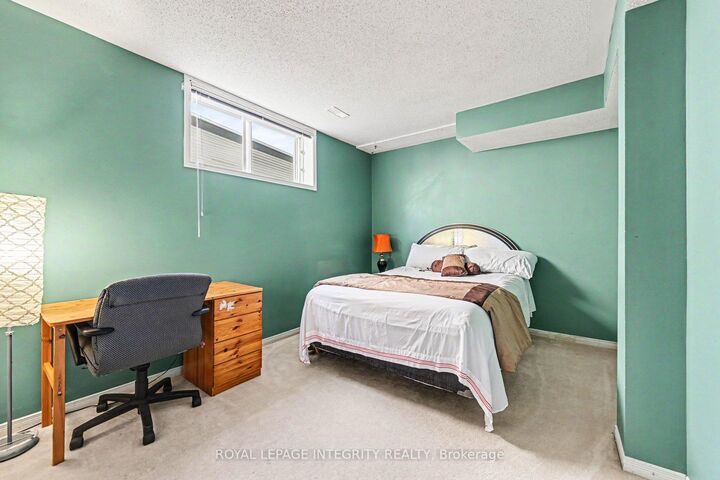 Property Photo: 168 Springwater Drive S ON K2M 2A1