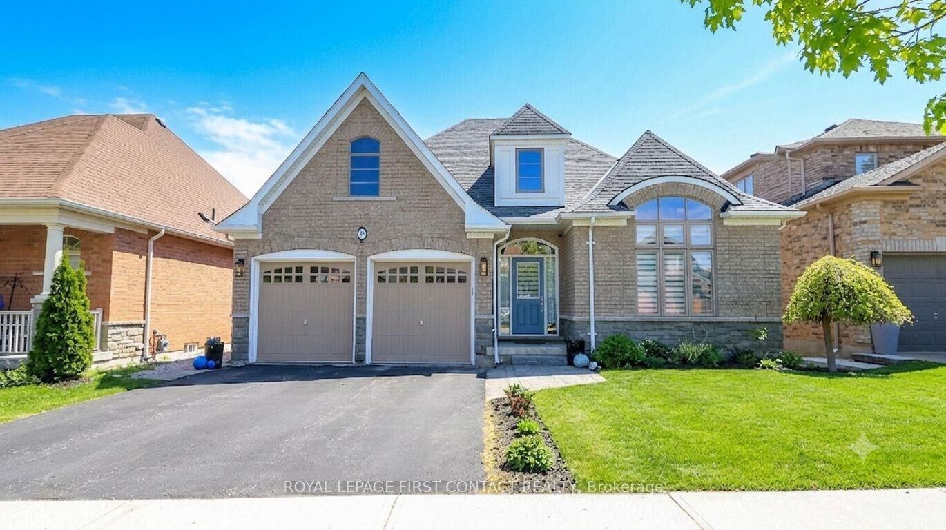 Property Photo:  33 Tamarack Trail  ON L4N 6M7 