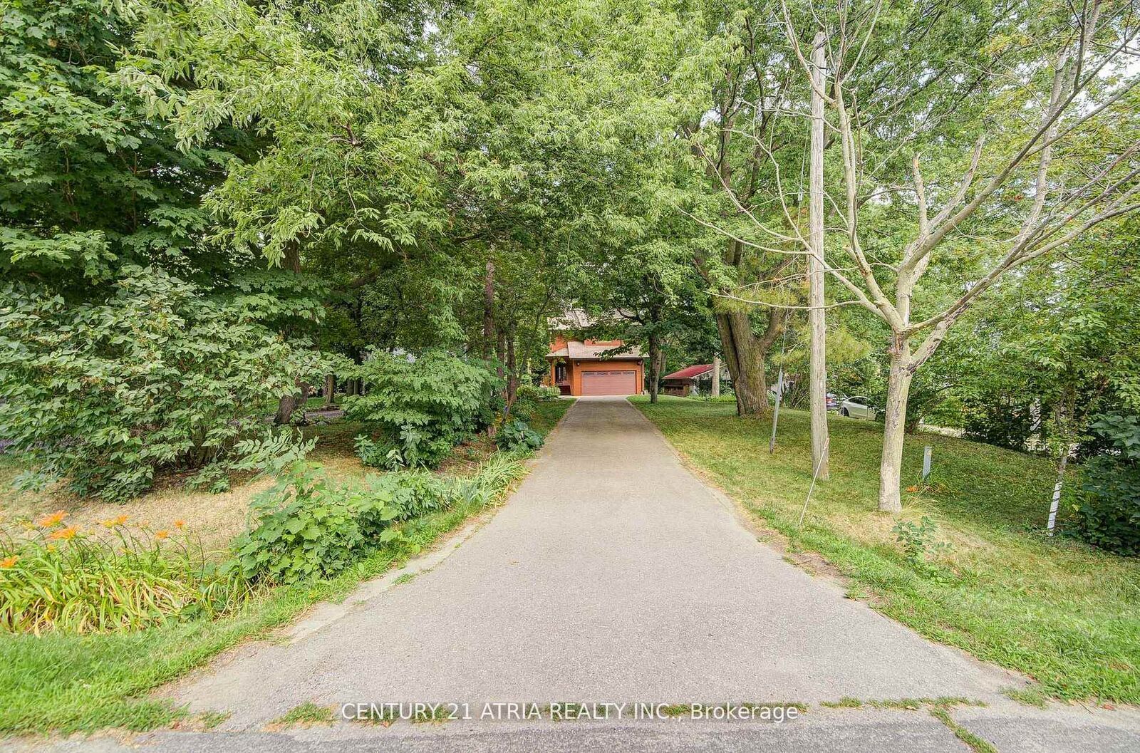 Property Photo: 2671 Thickson Road S ON L1N 6J3