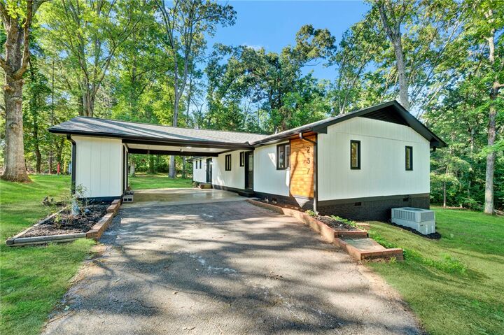 Property Photo: 237 Earle Road SC 29630