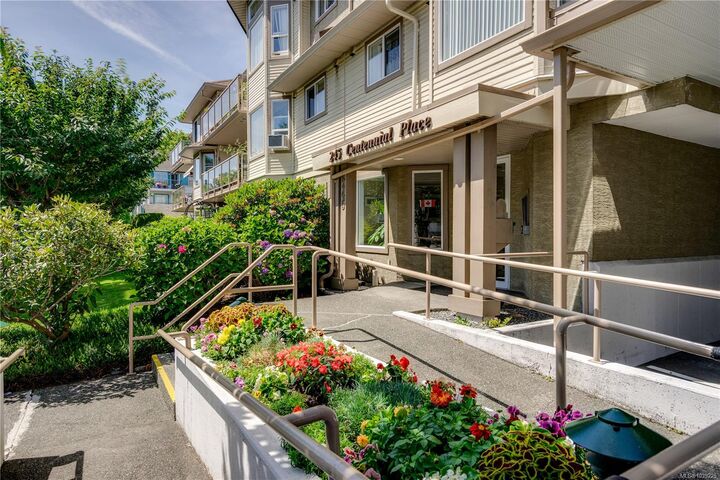 Property Photo: 245 First St #207 BC V9L 1R3
