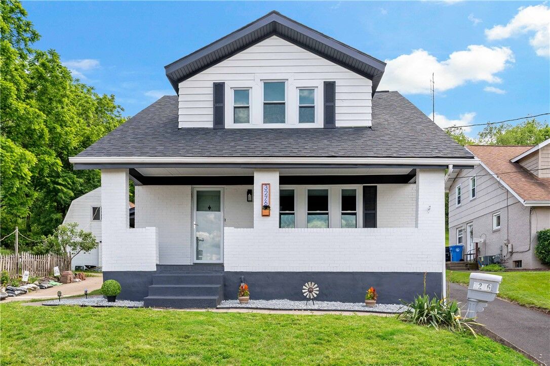 Property Photo: 3276 McRoberts PA 15234
