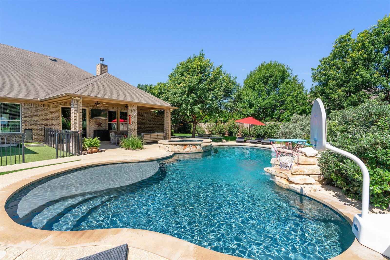 Property Photo:  409 Summer Vista Cove  TX 78613 