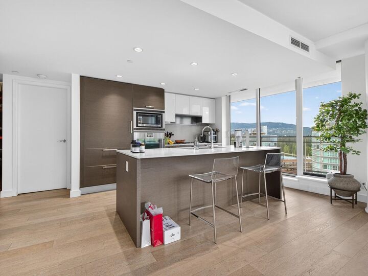 Property Photo: 1499 W Pender Street 1902 BC V6G 0A7