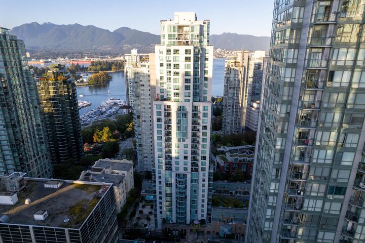 1238 Melville Street 2904 — photo 1