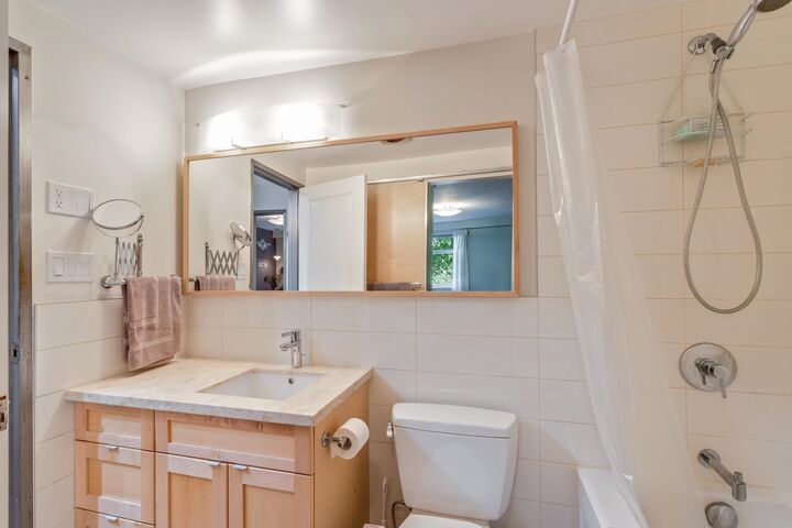Property Photo:  680 E 5th Avenue 102  BC V5T 1J2 