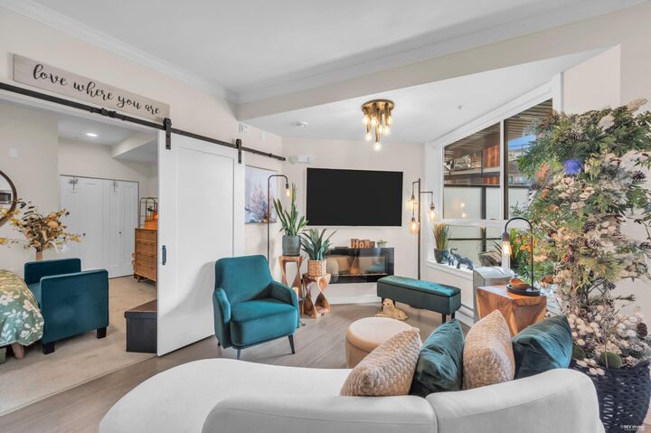 Property Photo: 12109 223 Street 225 BC V2X 5Y6