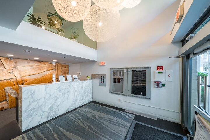 Photo de la propriété:  5782 Berton Avenue 203  BC V6S 0C1 