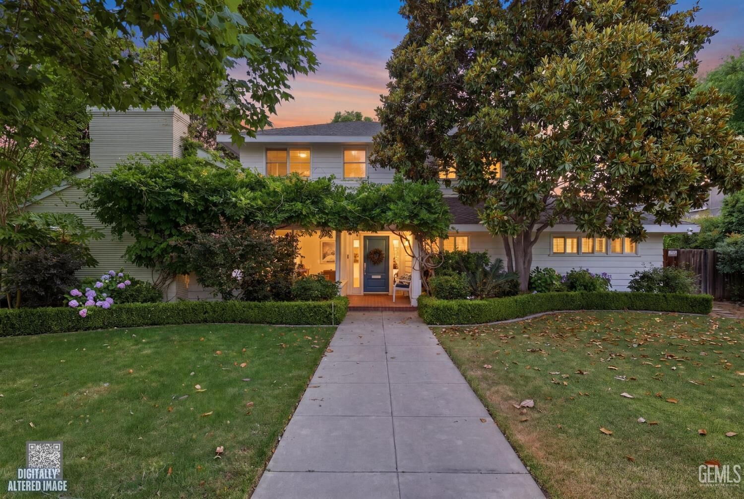 Property Photo: 2219 Pine Street CA 93301