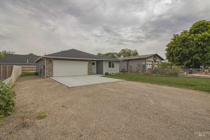 Property Photo:  220 S Park Ave  ID 83655 