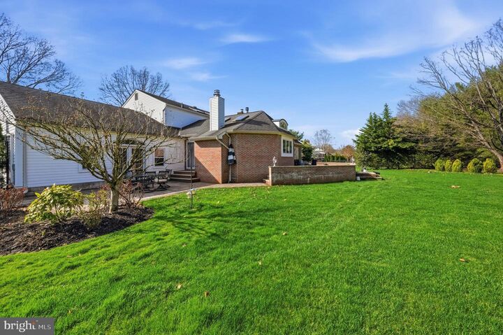 Property Photo:  7 Monroe Place  NJ 08512 