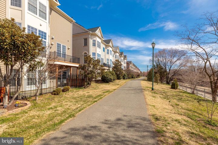 Property Photo:  5139 Brawner Place  VA 22304 