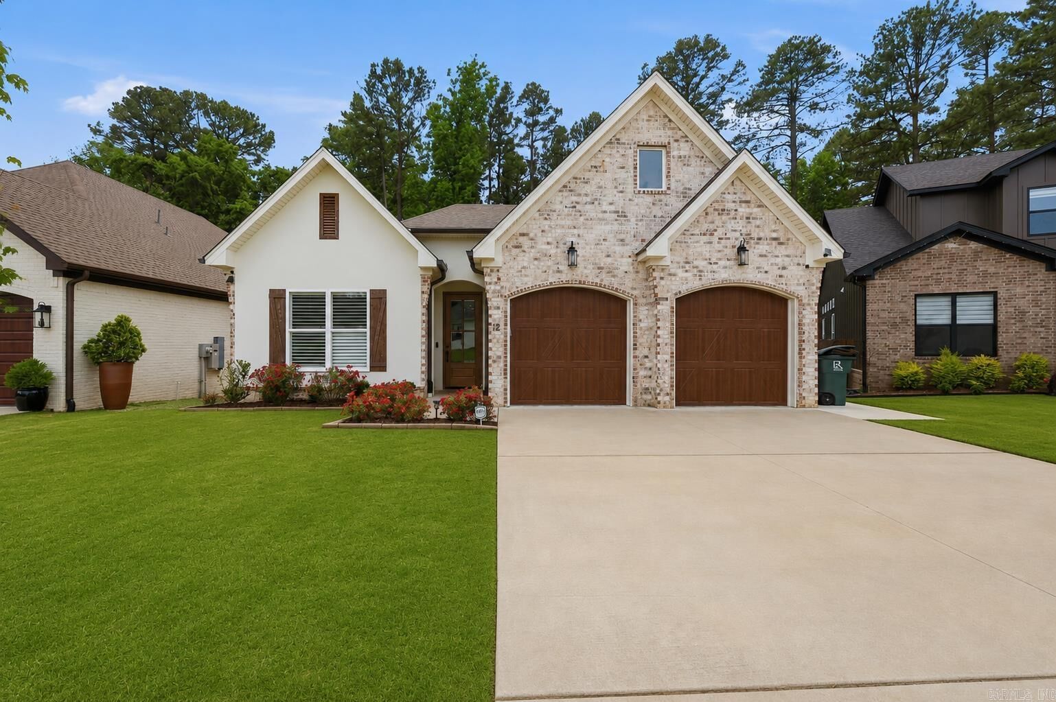 Property Photo: 12 Woodlands Park Lane AR 72211