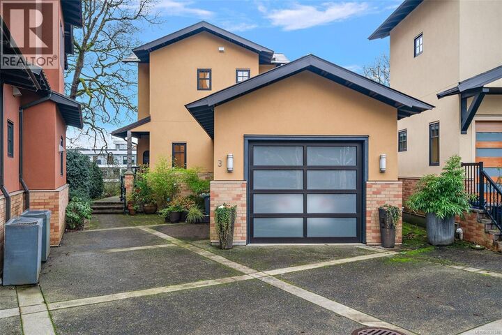 Property Photo:  849 Dunsmuir Road 3  BC V9A 5B8 