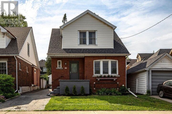 Property Photo:  66 Edgemont Street South  ON L8K 2H5 
