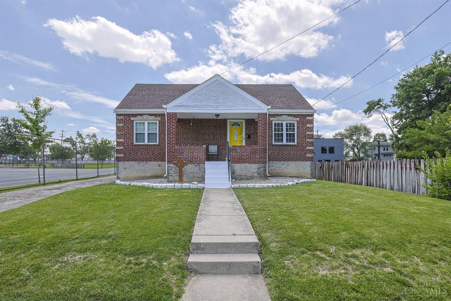 Property Photo: 4217 Linden Avenue OH 45236
