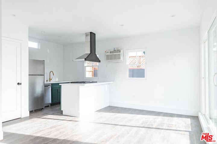 Property Photo: 11951 Missouri Ave CA 90025