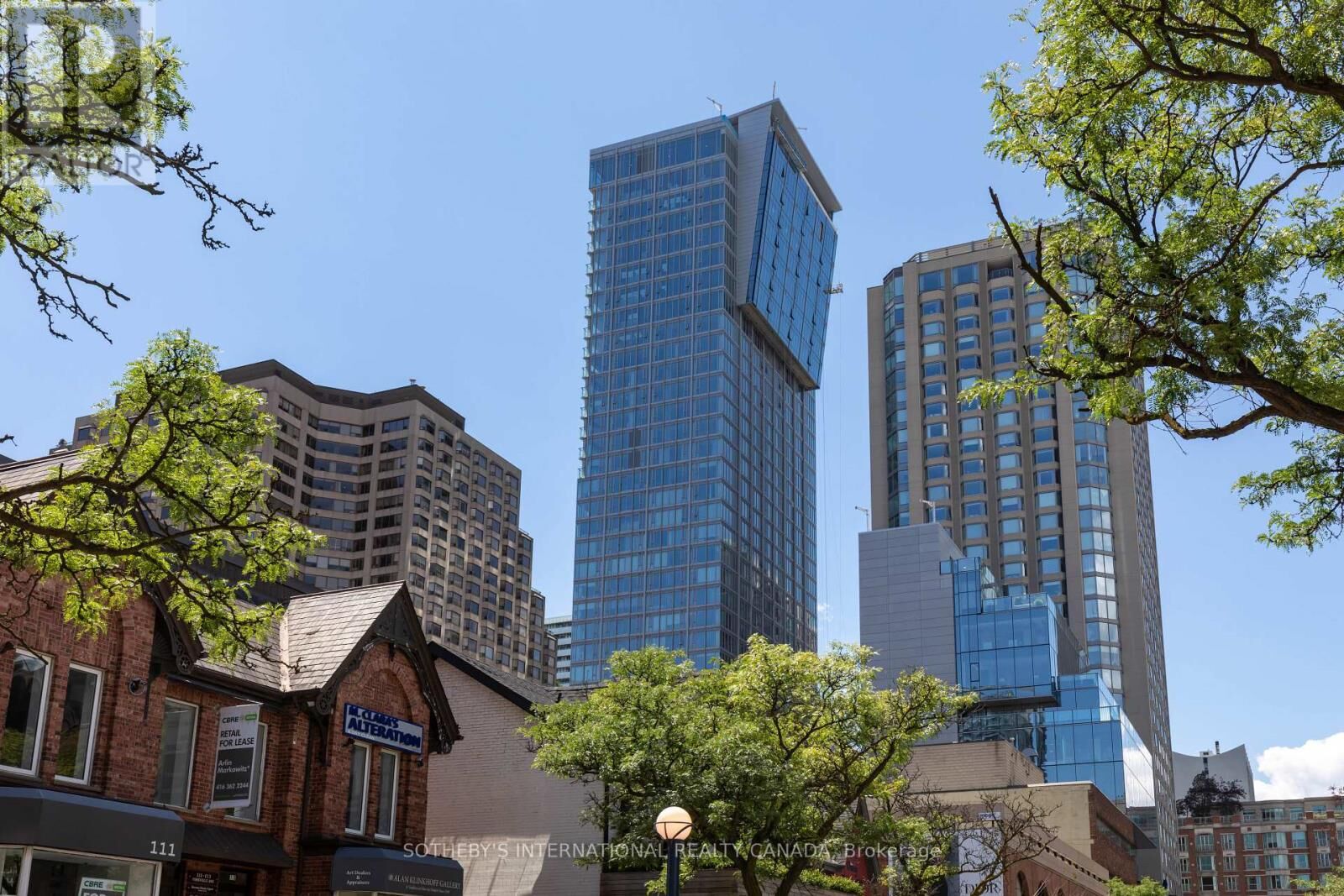 Property Photo:  188 Cumberland Street 2510  ON M5R 2G3 