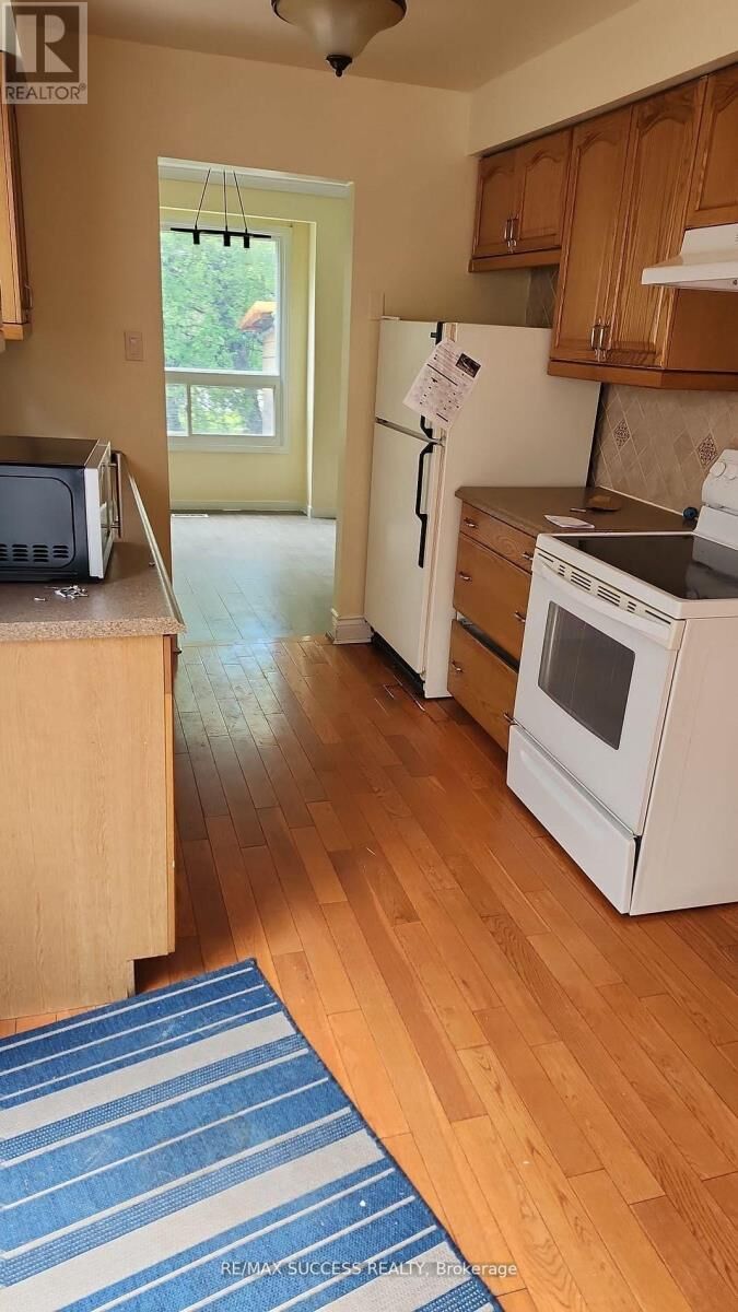 Property Photo: 22 Omega Square South ON L6Z 1K5