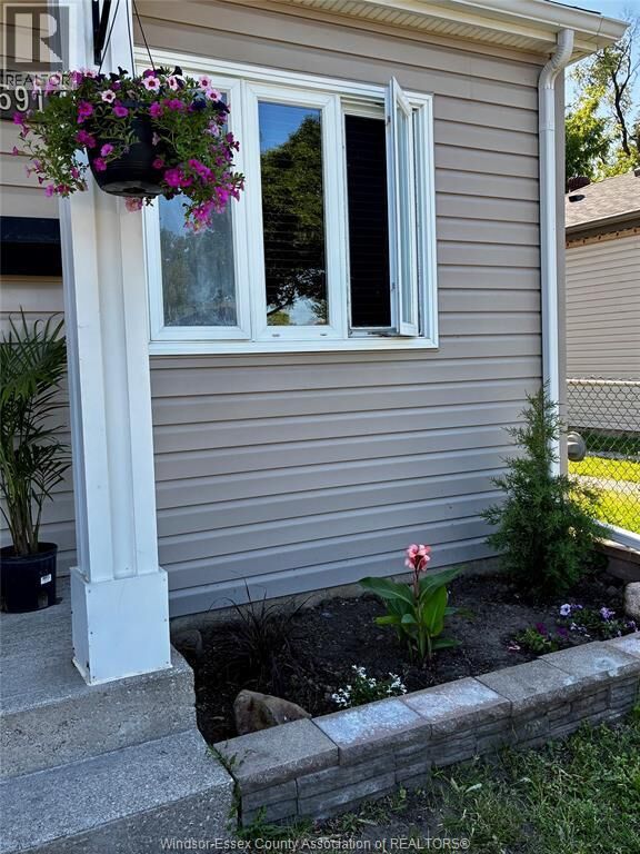 Property Photo:  2591 Meighen Road  ON N9A 2S6 