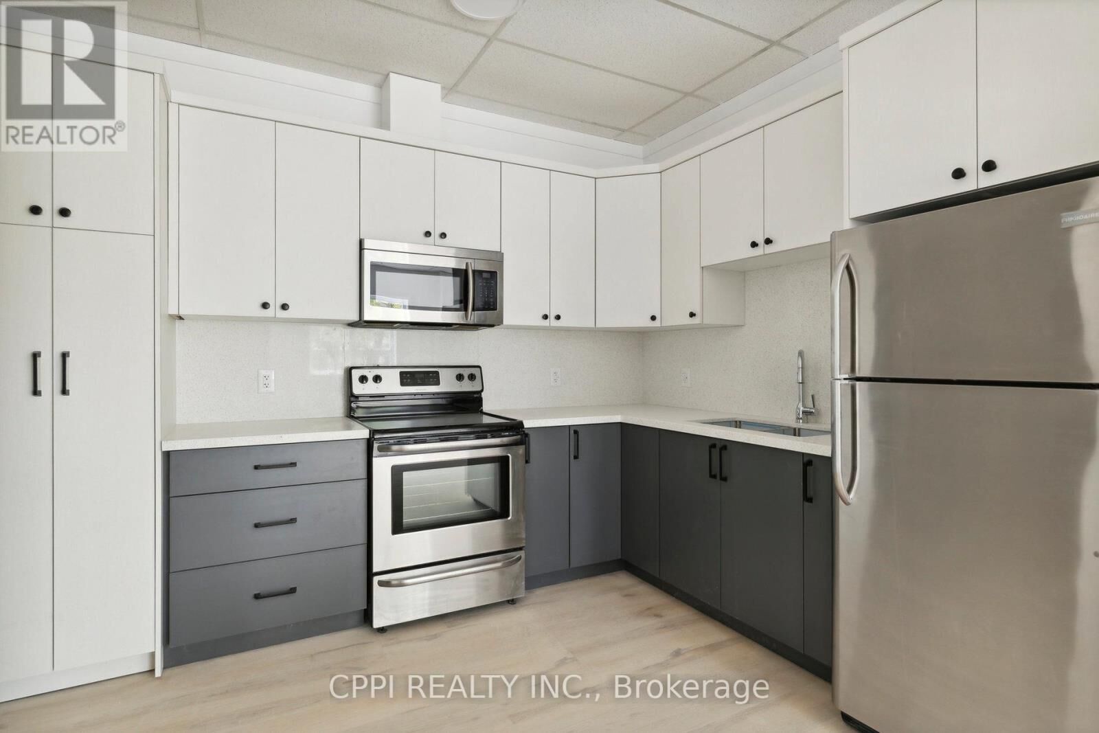 Property Photo:  255 Emerick Avenue 208  ON L2A 2W4 
