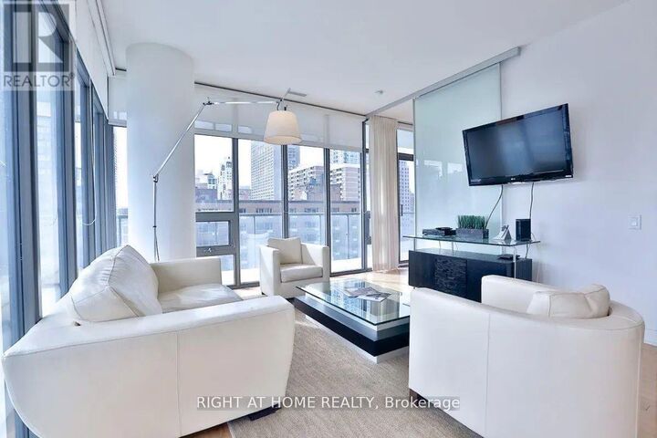 Property Photo:  33 Charles Street East 1005  ON M4Y 1R9 