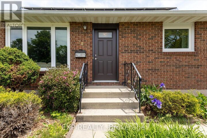Property Photo:  28 Denrich Avenue  ON N4G 4W1 