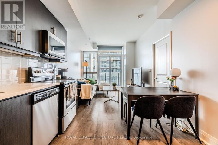 Property Photo:  17 Zorra Street 1911  ON M8Z 4Z6 