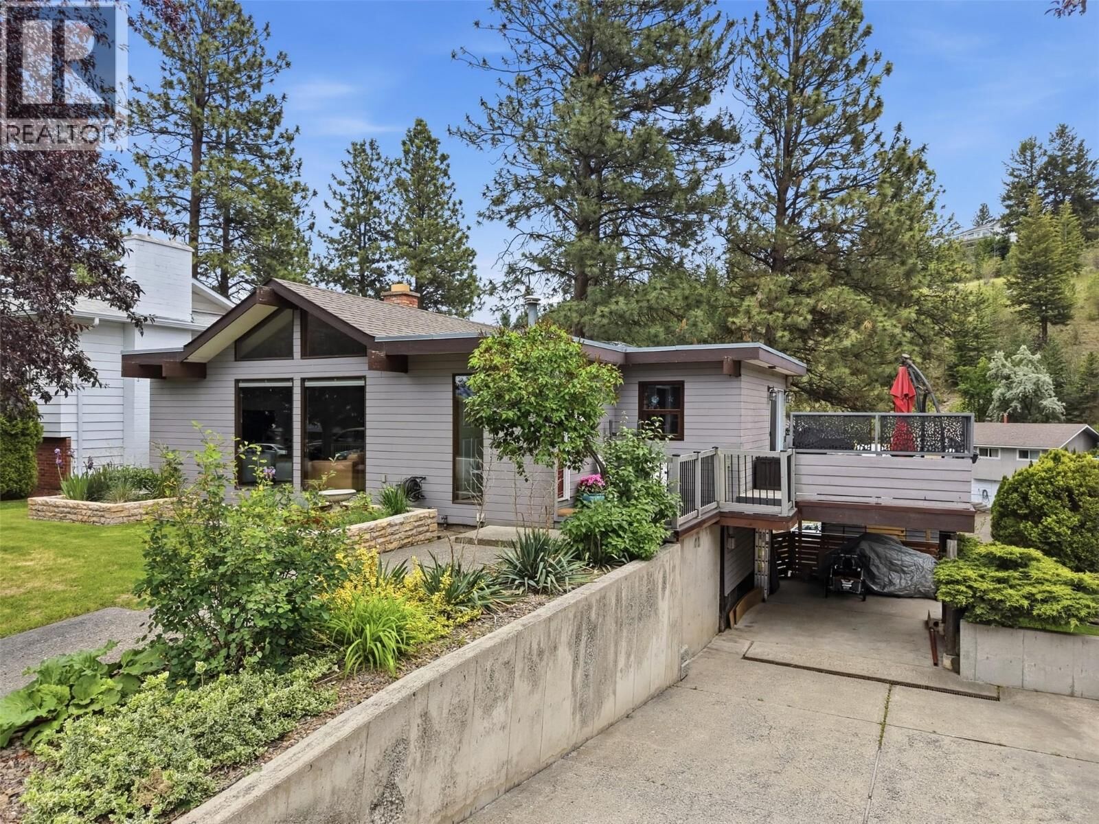 Property Photo:  963 Gleneagles Drive  BC V2E 1K4 