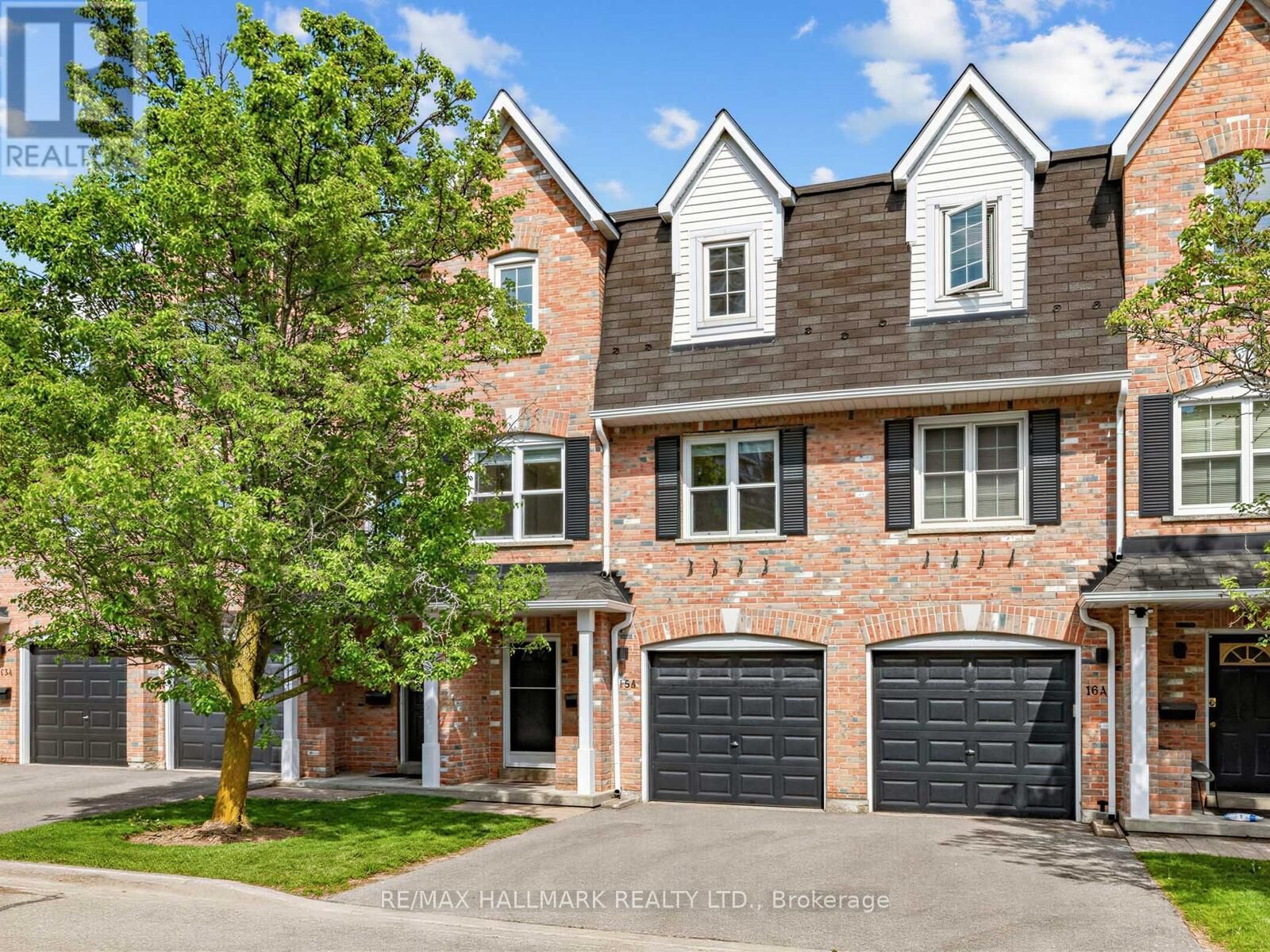 Property Photo:  81 Northern Heights Drive 15A  ON L4B 4C9 