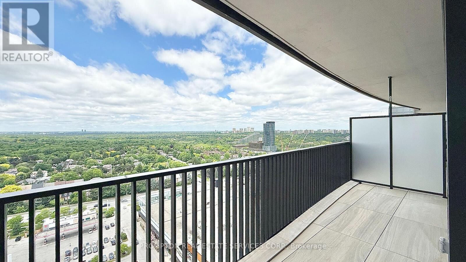 Property Photo:  68 Esther Shiner Boulevard 2209  ON M2K 0J6 