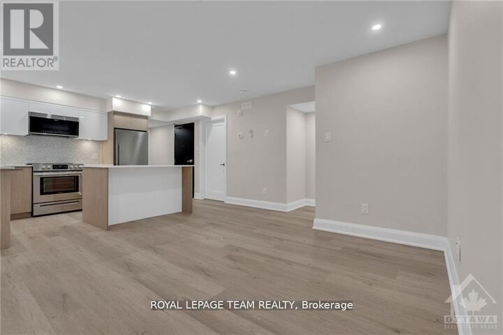 Property Photo:  58 Florence Street 8  ON K2P 0W7 