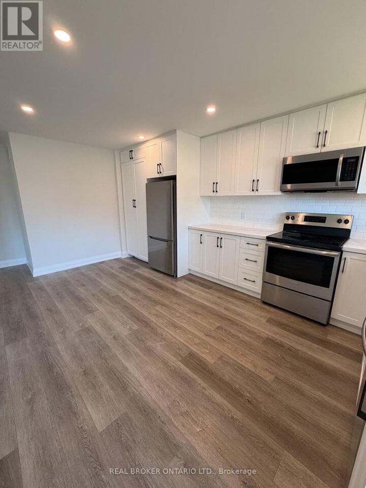 Property Photo:  653 Athol Street East Main  ON L1H 1M2 