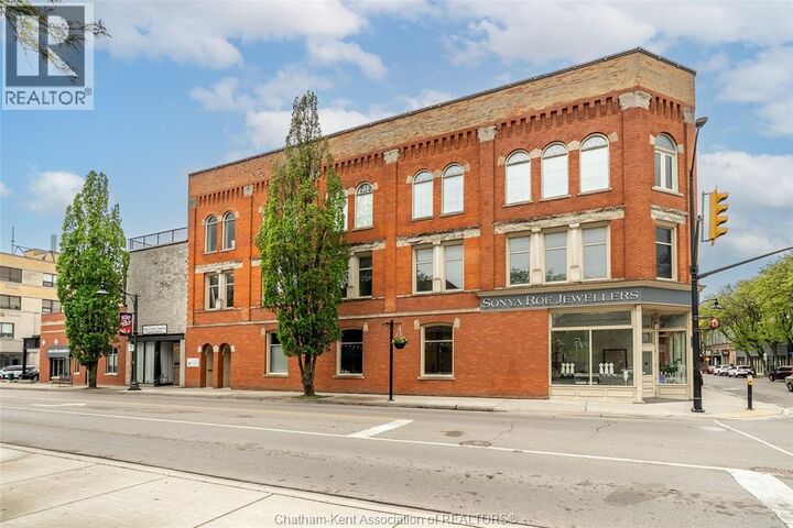 Property Photo:  138 King Street West 204  ON N7M 1E3 