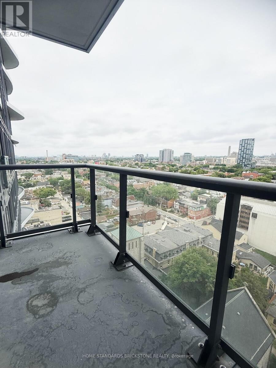 Property Photo:  280 Dundas Street 1613  ON M5T 0E3 