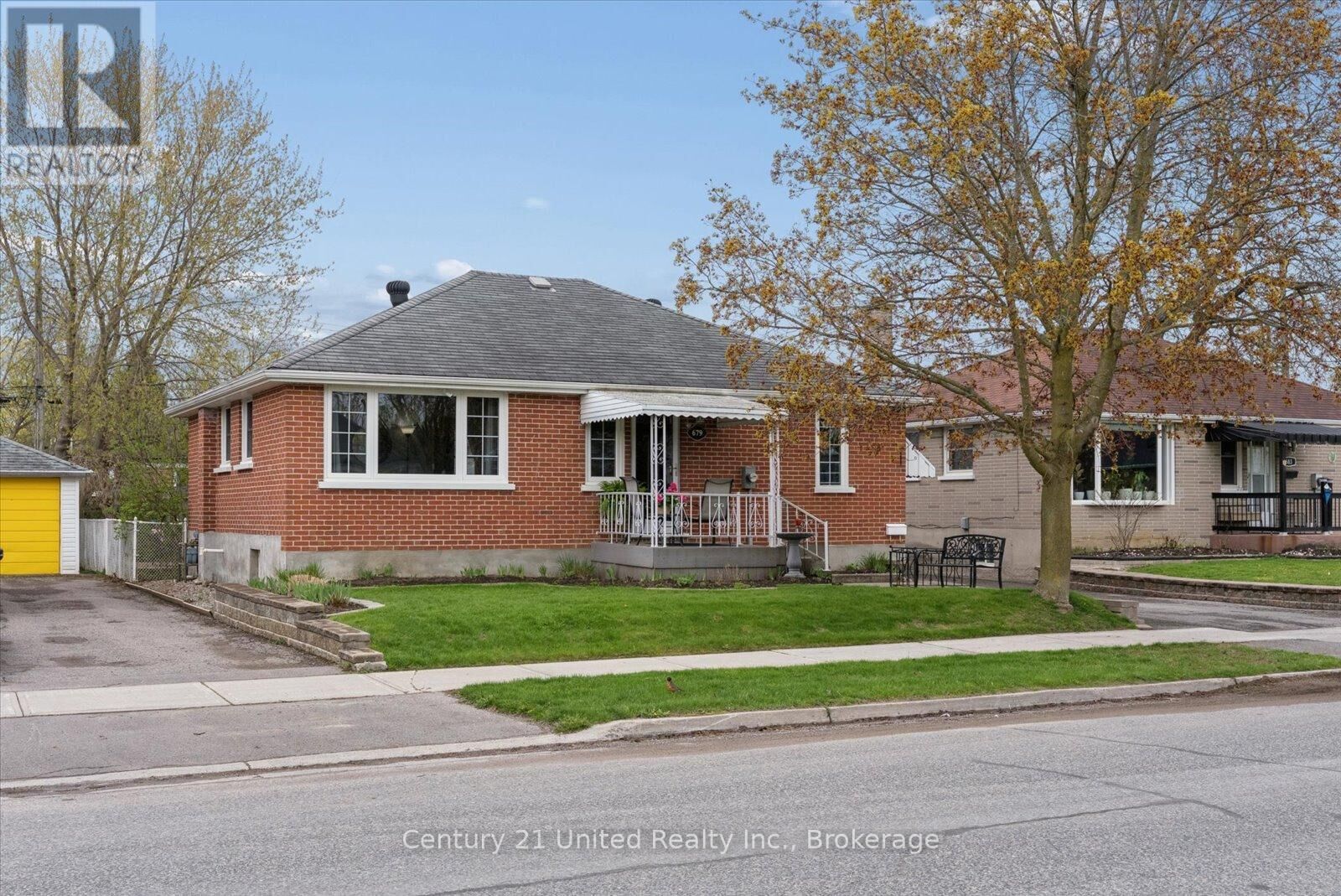 Property Photo:  679 Bellaire Street  ON K9J 3Y5 