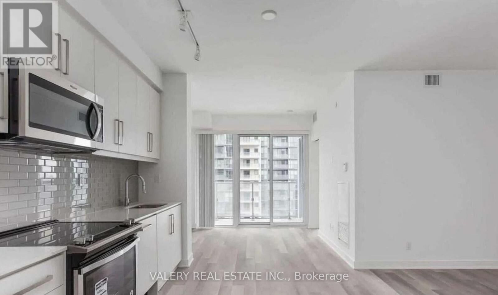 Property Photo:  5180 Yonge Street  ON M2N 0K5 