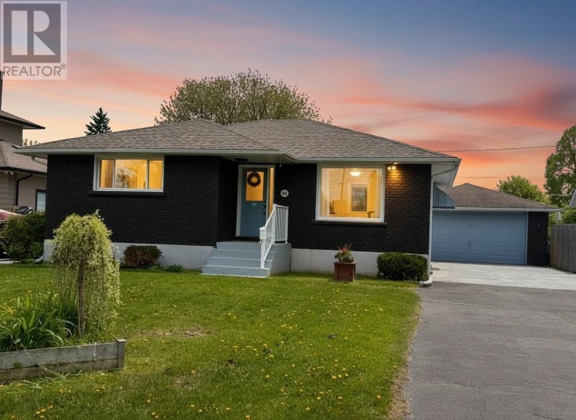 Property Photo:  448 Heather Cres  ON P7E 5K9 