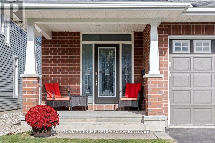 Property Photo:  816 Azure Street  ON K4A 0T7 