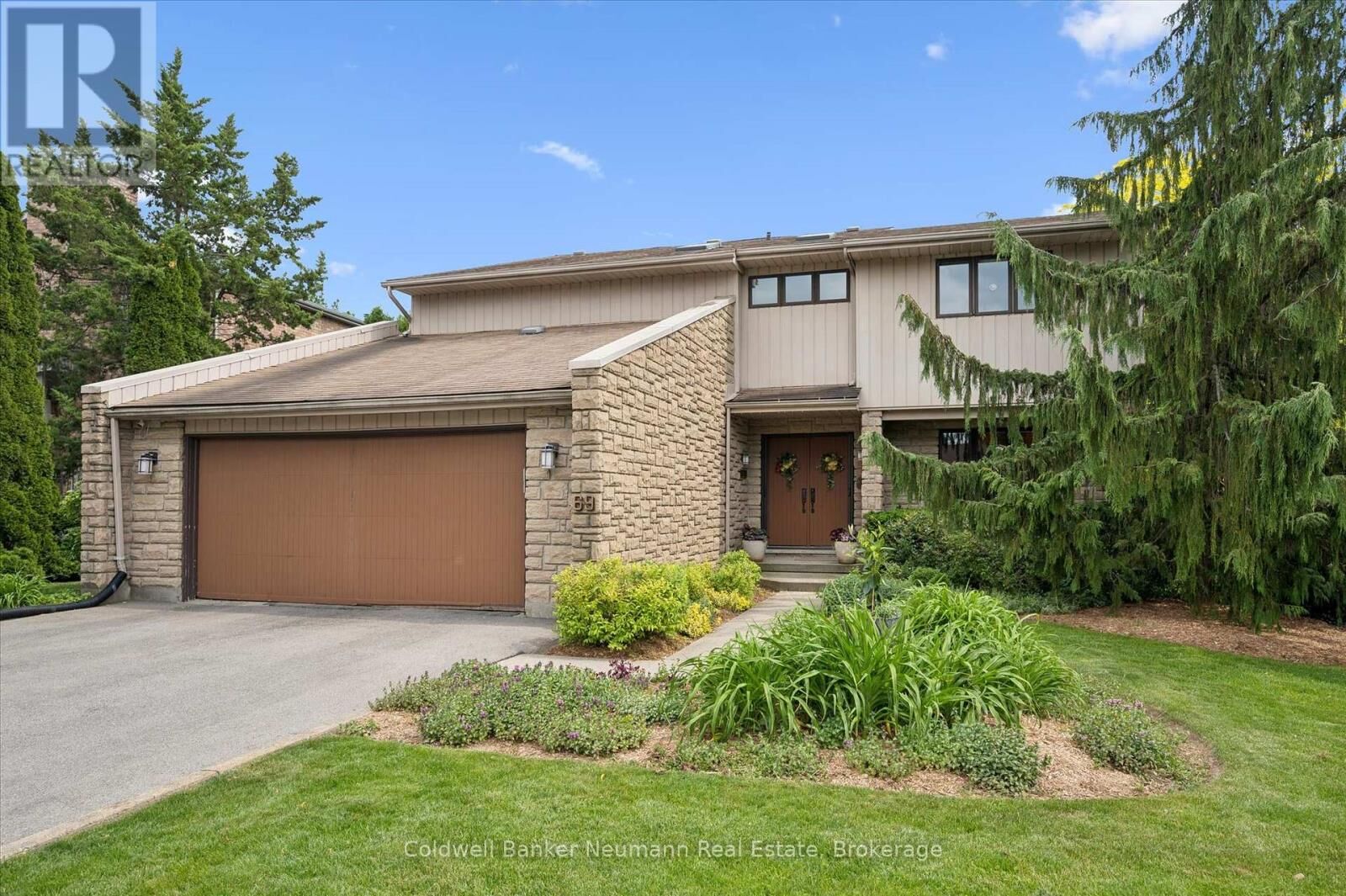 Property Photo: 69 Woodland Glen Drive ON N1G 3S3