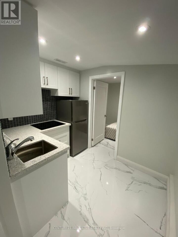 Property Photo:  3366 Victory Crescent West  ON L4T 1L9 