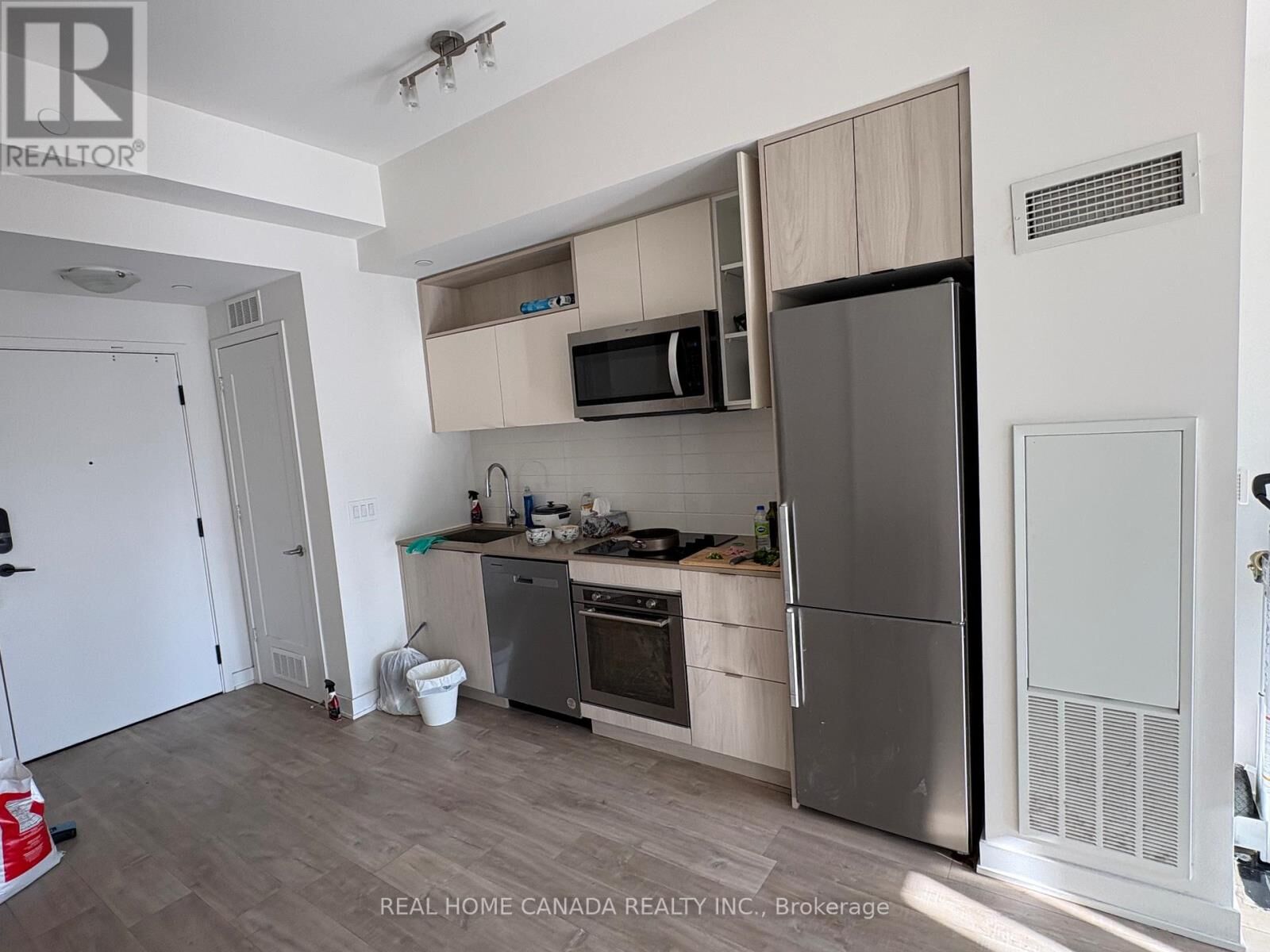 Property Photo: 121 Lower Sherbourne Street ON M5A 1Y4